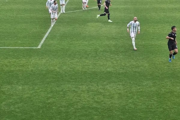 Bornova Aziz Kocaoğlu Stadyumu - Resim 17
