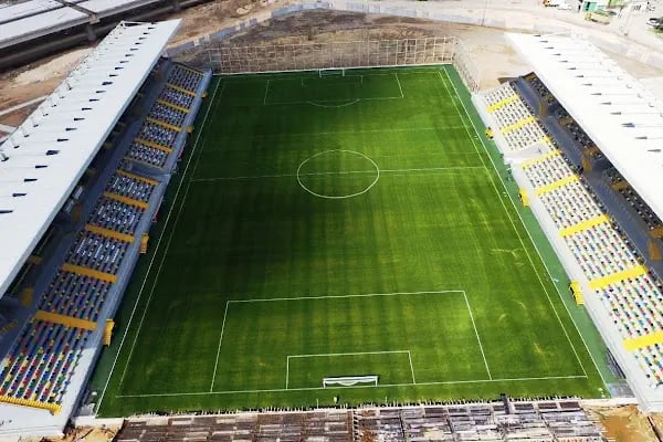 Bornova Aziz Kocaoğlu Stadyumu - Resim 15