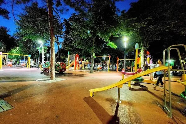 Hürriyet Parkı - Resim 11