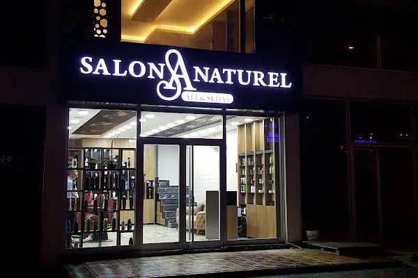 SALON NATUREL BARBER CLUB Saça Dair Herşey - Resim 7
