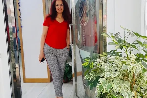 Diş Hekimi Hande Kahya ağız ve diş sağlığı polikliniği - Resim 2
