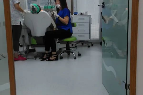Diş Hekimi Hande Kahya ağız ve diş sağlığı polikliniği - Resim 19