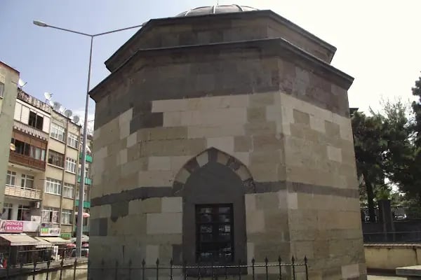 Emir Mehmet Türbesi - Resim 17