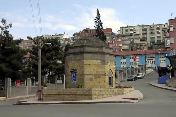 Emir Mehmet Türbesi - Resim 4