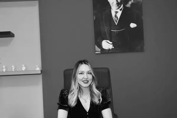 Uzm.Dr.Eda Özkara Mersinlioğlu - Dudak Dolgusu - Burun Dolgusu - Botoks - Gençlik Aşısı - Eksozom Tedavisi - Saç Mezoterapisi - Resim 4