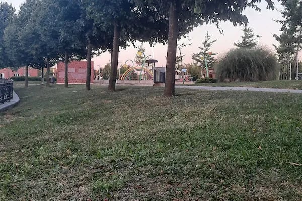 Arnavutköy Şehir Parkı - Resim 14