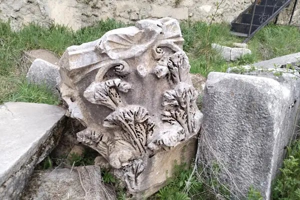 Kırık Kilise - Resim 12