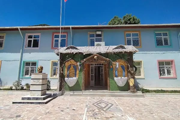 Finike 50. Yıl Anaokulu - Resim 1