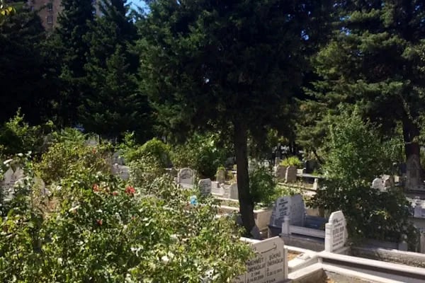 Esenyurt mezarlığı - Resim 8