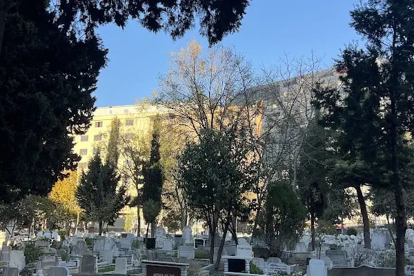 Esenyurt mezarlığı - Resim 19