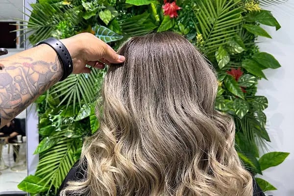 Eray Hair Studio Bayan kuaförü - Resim 14