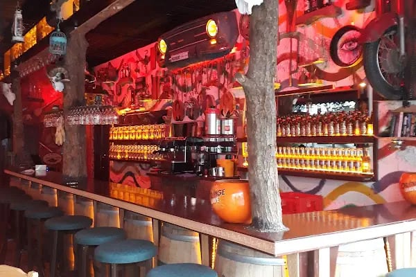 SHERIFF WESTERN BAR&amp; FOOD - Resim 5