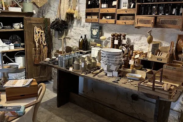 DIY and Green / Art & Coffee Shop - Resim 8