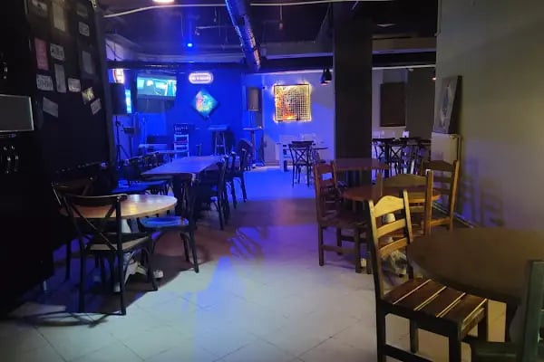 LUX CAFE BAR - Resim 6