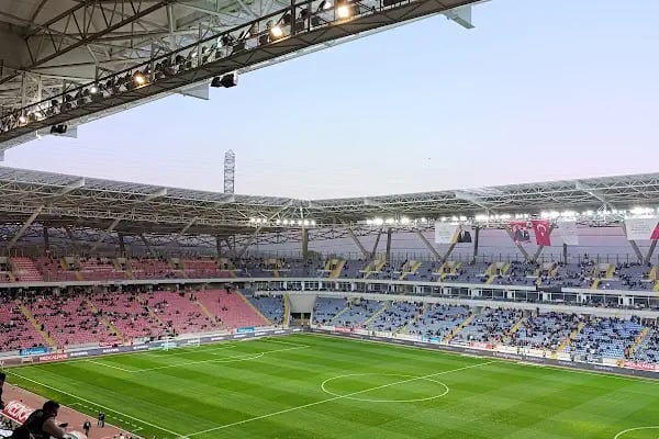 Mersin Stadyumu - Resim 2