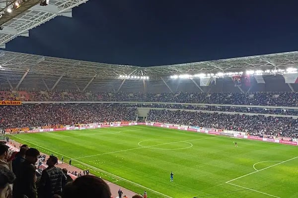 Mersin Stadyumu - Resim 4