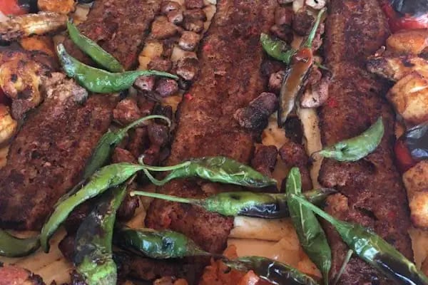 Lezzet Lahmacun Kebap Ve Döner Salonu - Resim 11