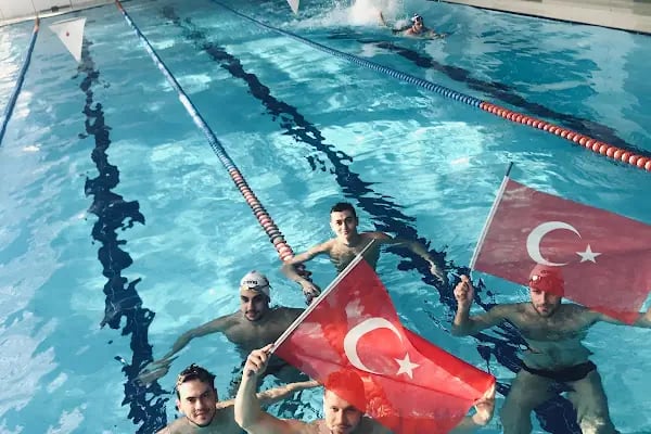 Bursa Atıcılar Havuzu Yüzme Dünyası Spor Kulübü - Resim 4