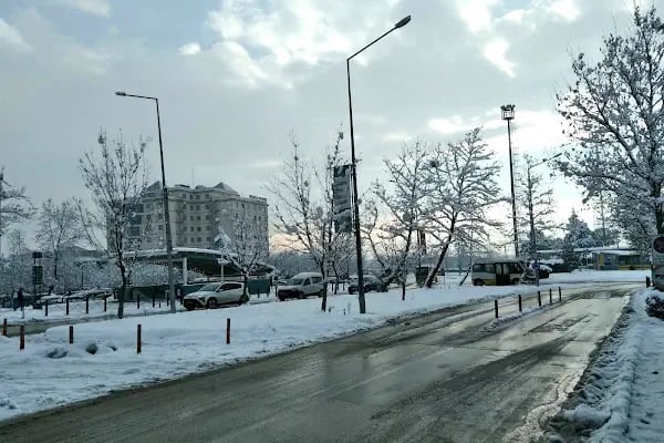 Üniversite Metro İstasyonu - Resim 15