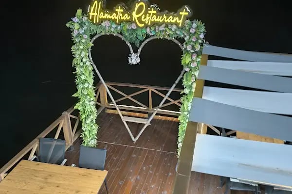 LAUSS Cafe &amp; Lounge - Resim 17