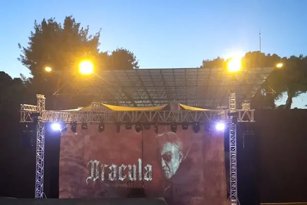 Fuar açık hava tiyatrosu - Resim 11