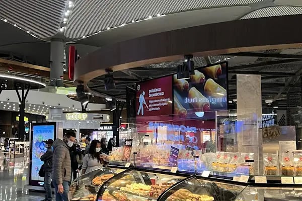 İstanbul Havalimanı Melike Sultan Eczanesi - Resim 5
