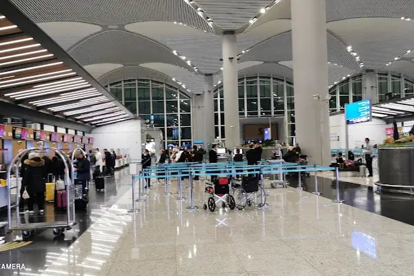 İstanbul Havalimanı Melike Sultan Eczanesi - Resim 4