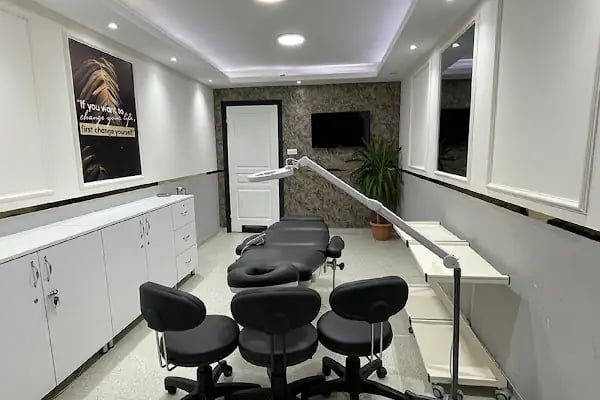 Özel Kardelen Tıp Merkezi - Saç Ekimi Merkezi - Resim 4