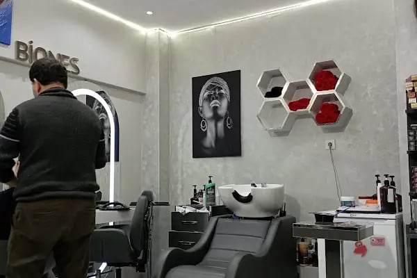 Saloon Biones - Resim 1