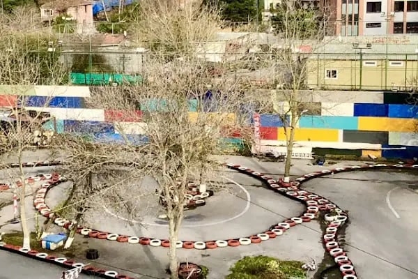 BEYLERBEYİ GOKART ÜCRETSİZ OTOPARK ( TOSFED ) KALİTE ÖDÜLLÜ AÇIK ALAN EĞLENCELİ GOKART PİSTİ - Resim 5