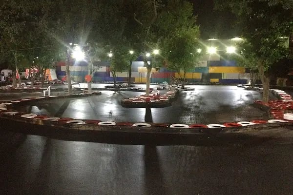 BEYLERBEYİ GOKART ÜCRETSİZ OTOPARK ( TOSFED ) KALİTE ÖDÜLLÜ AÇIK ALAN EĞLENCELİ GOKART PİSTİ - Resim 4