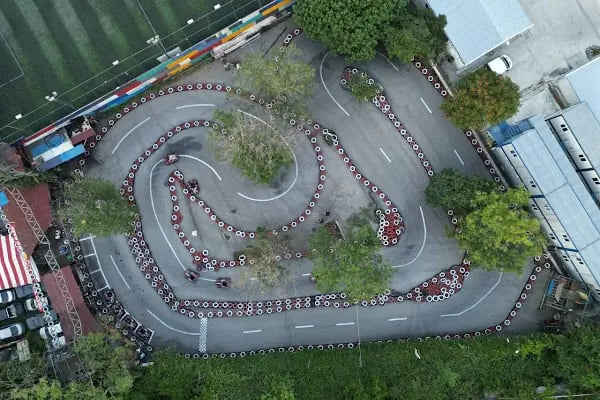 BEYLERBEYİ GOKART ÜCRETSİZ OTOPARK ( TOSFED ) KALİTE ÖDÜLLÜ AÇIK ALAN EĞLENCELİ GOKART PİSTİ - Resim 2