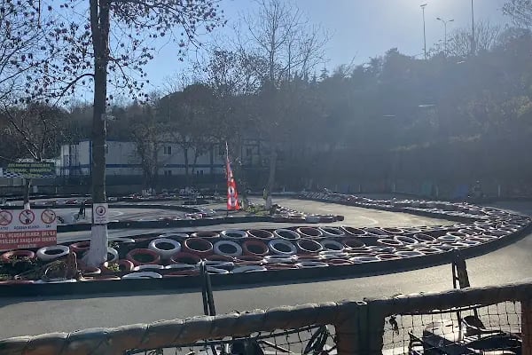 BEYLERBEYİ GOKART ÜCRETSİZ OTOPARK ( TOSFED ) KALİTE ÖDÜLLÜ AÇIK ALAN EĞLENCELİ GOKART PİSTİ - Resim 9