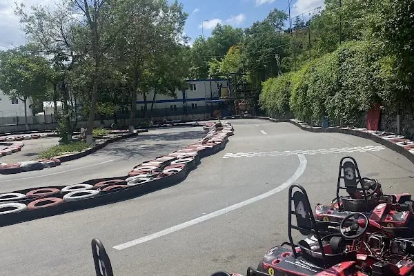 BEYLERBEYİ GOKART ÜCRETSİZ OTOPARK ( TOSFED ) KALİTE ÖDÜLLÜ AÇIK ALAN EĞLENCELİ GOKART PİSTİ - Resim 3