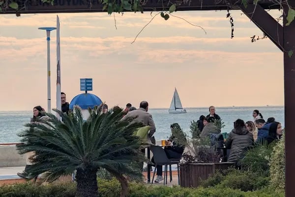 Mac Royal Cafe &amp; Restaurant - Resim 19