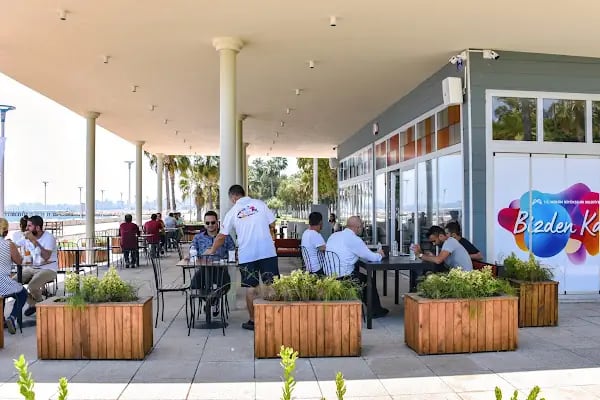Mac Royal Cafe &amp; Restaurant - Resim 3