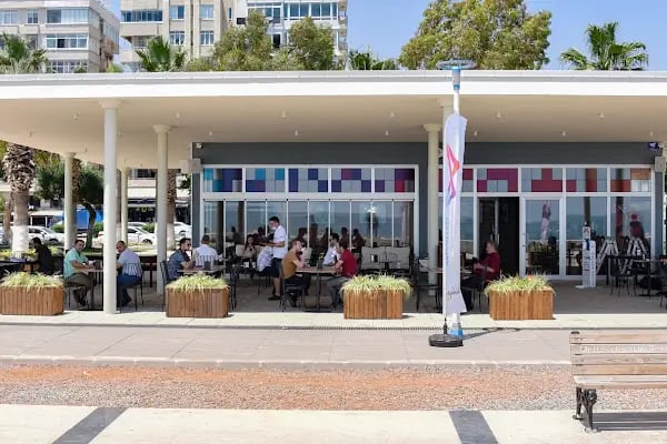 Mac Royal Cafe &amp; Restaurant - Resim 1