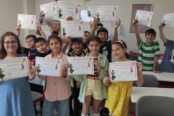 Cambridge English School - Resim 11