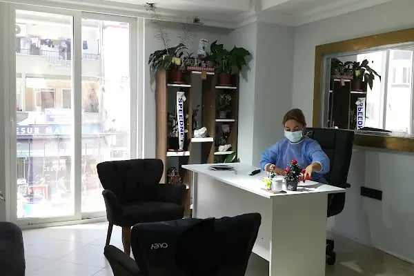 Diş Hekimi İlayda Kurban Gürsel - Resim 3