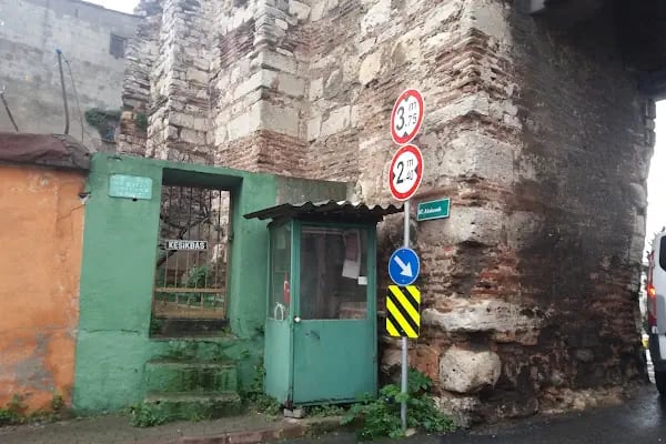 Kesik Baş Ve Deviş Molla Muhammed Türbesi - Resim 19