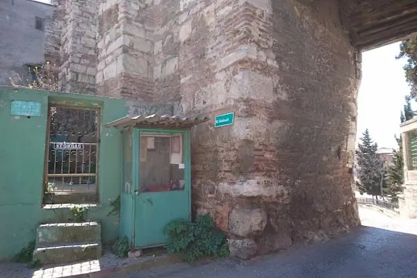 Kesik Baş Ve Deviş Molla Muhammed Türbesi - Resim 18