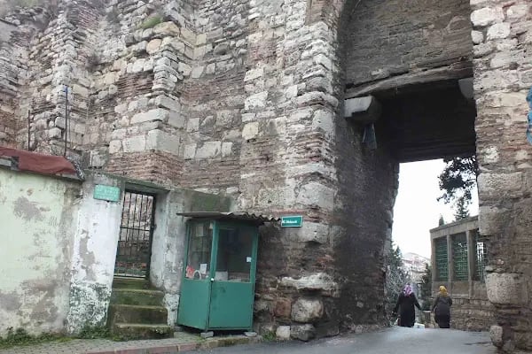 Kesik Baş Ve Deviş Molla Muhammed Türbesi - Resim 12