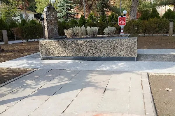 Alparslan Türkeş Kabri - Resim 19