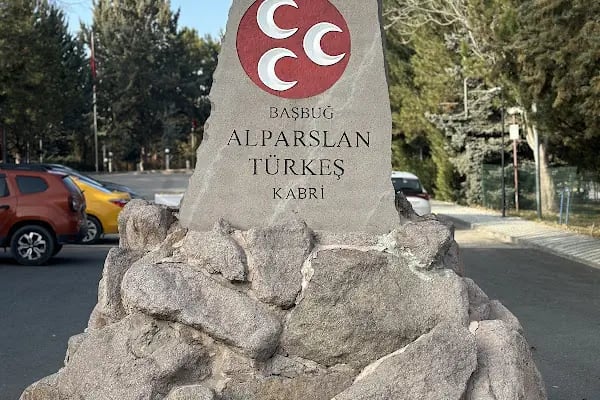 Alparslan Türkeş Kabri - Resim 2