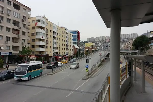 Bayraklı Metro İstasyonu - Resim 18