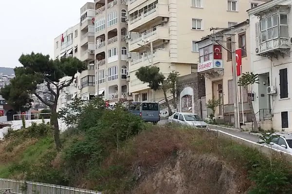 Bayraklı Metro İstasyonu - Resim 6