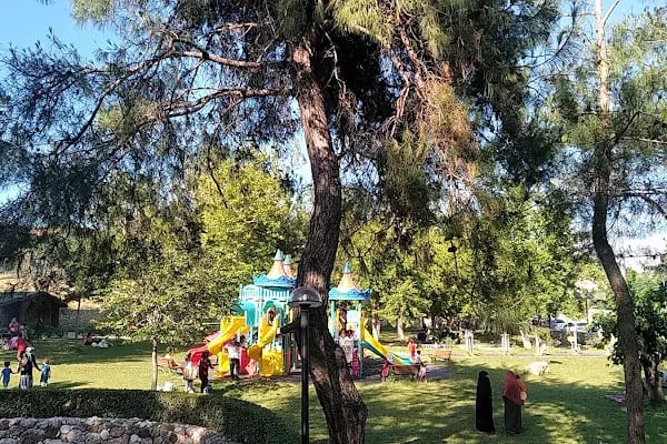 Karaisalı Piknik Alanı - Resim 13
