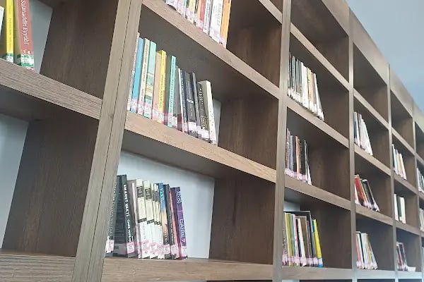 Döşemealtı İlçe Halk Kütüphanesi - Resim 5