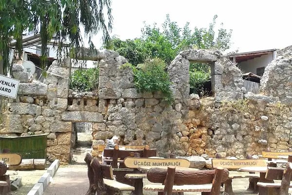 Üçağız Mezarlığı - Resim 19
