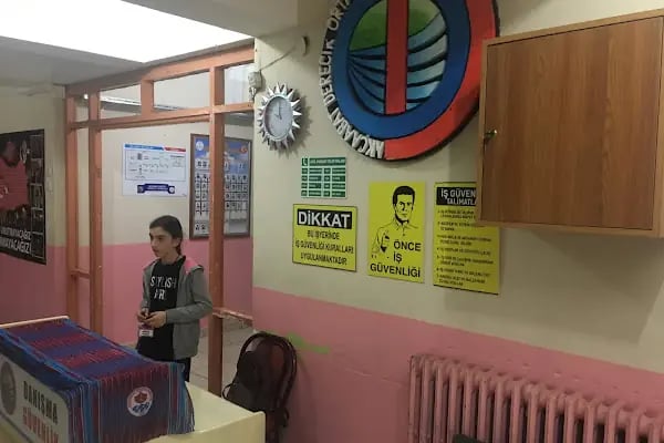 Derecik Ortaokulu - Resim 4